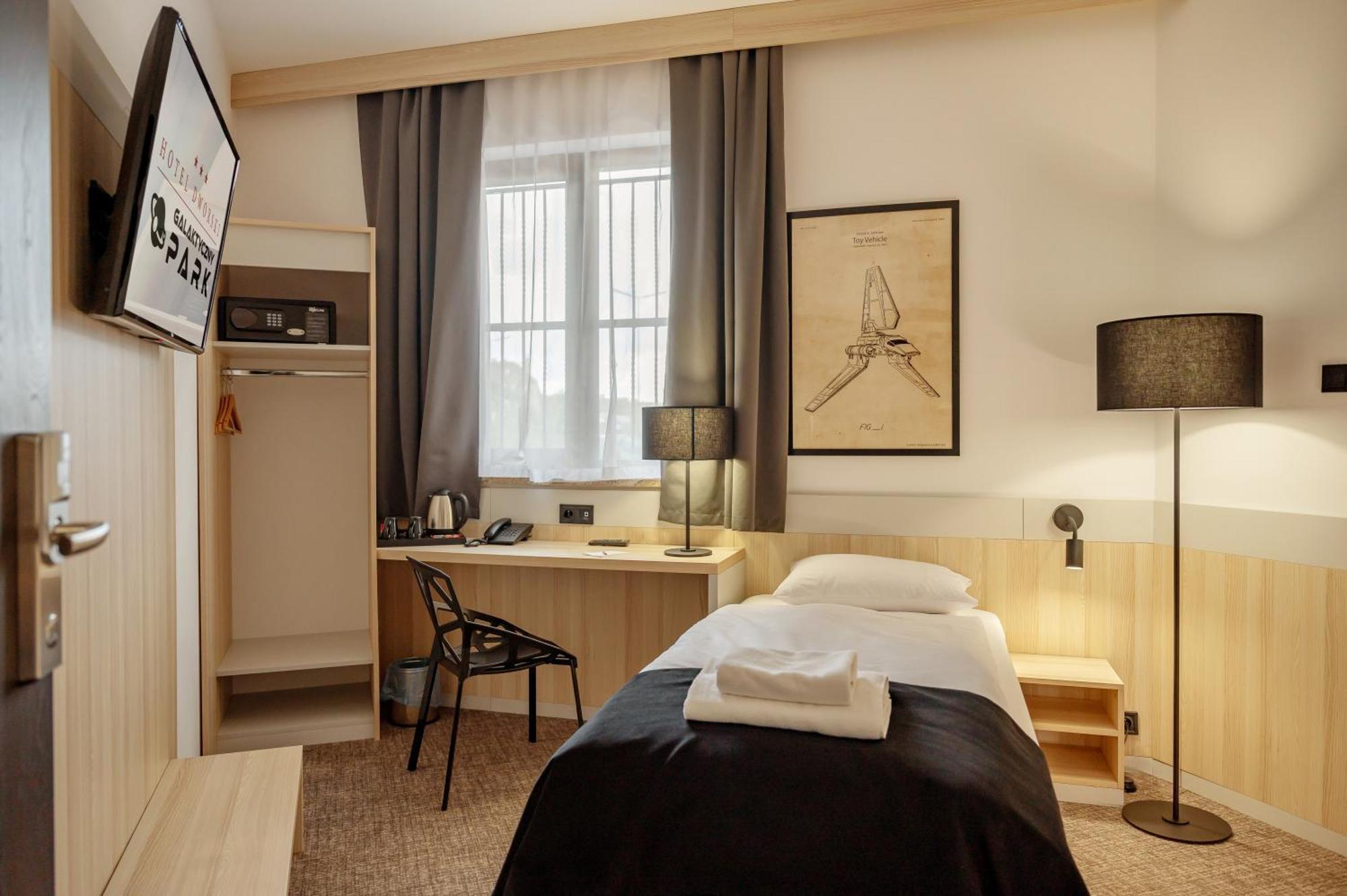 Hotel Dworski Galaktyczny Park Warzymice Kültér fotó