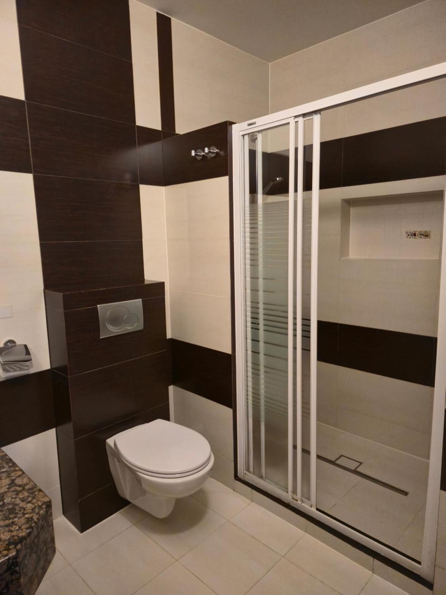 Hotel Dworski Galaktyczny Park Warzymice Kültér fotó