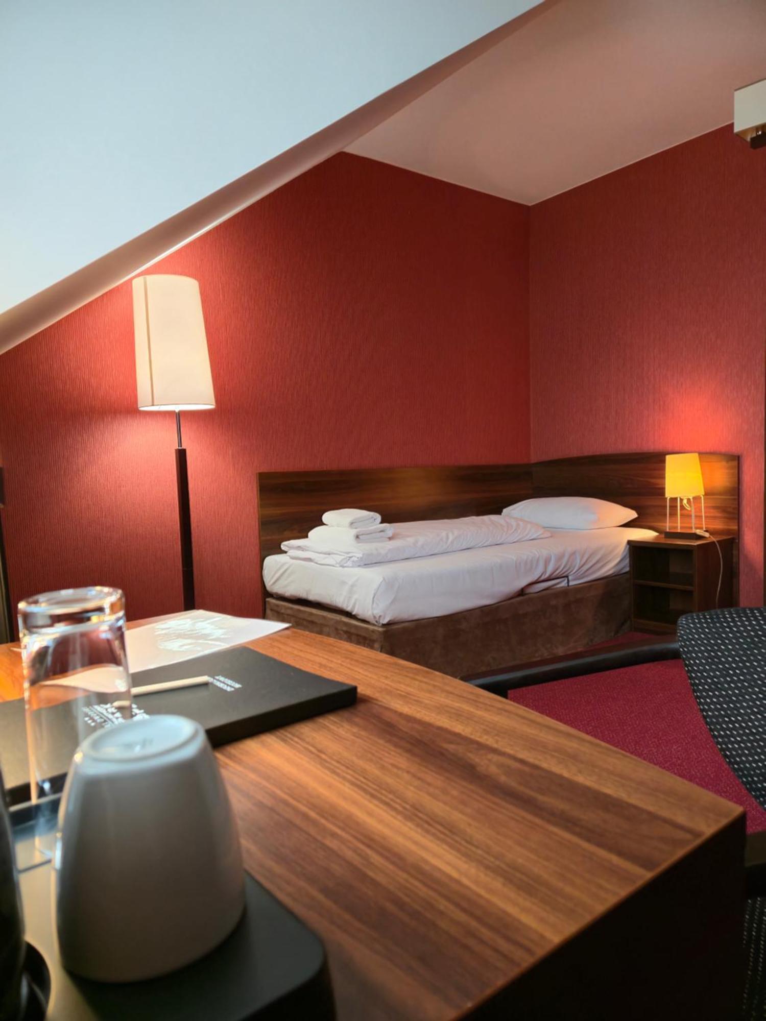 Hotel Dworski Galaktyczny Park Warzymice Kültér fotó