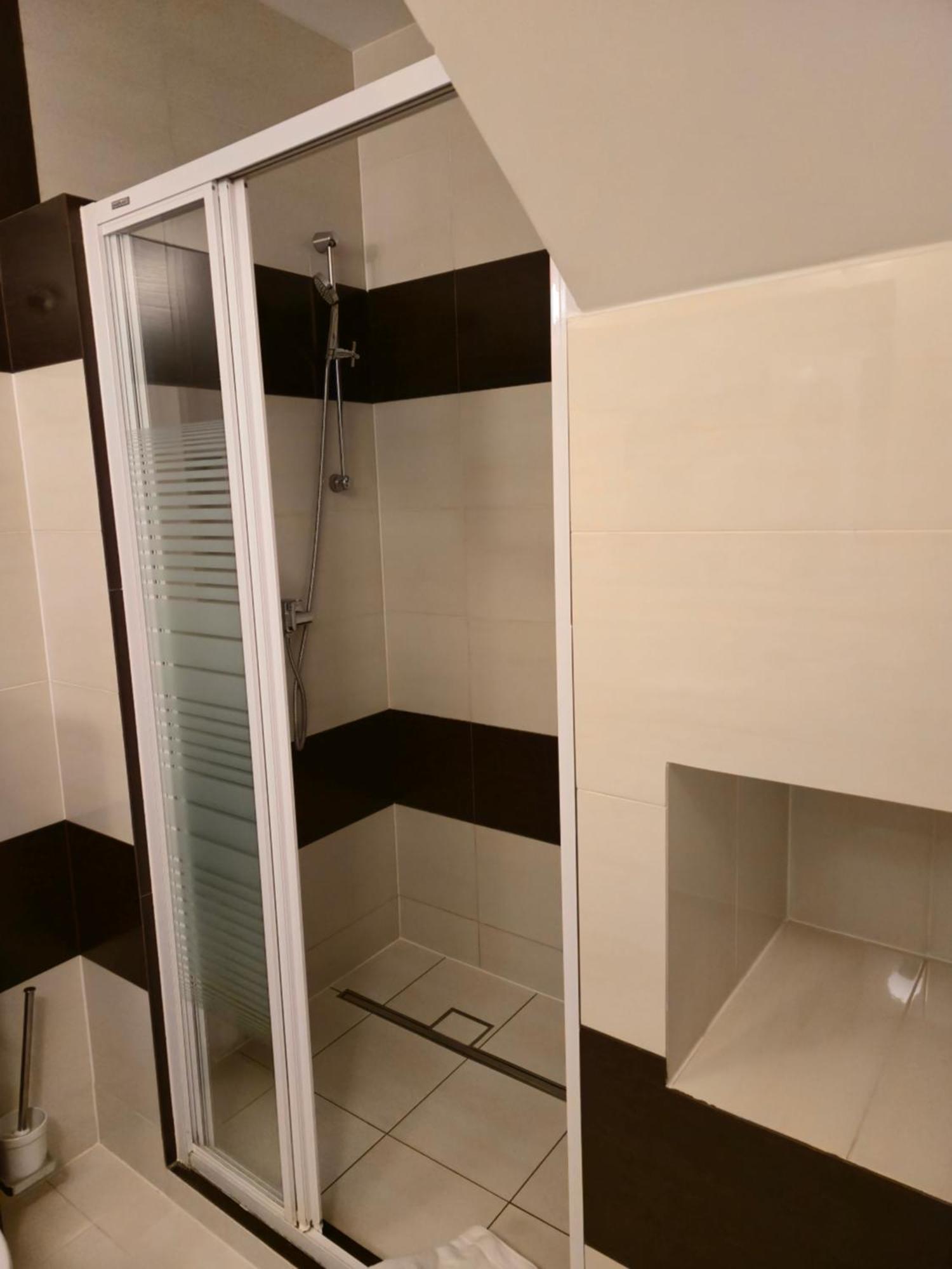 Hotel Dworski Galaktyczny Park Warzymice Kültér fotó